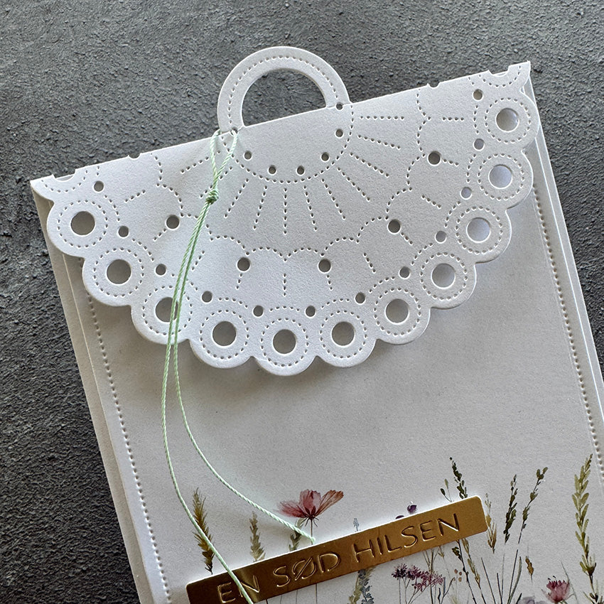 Simple and Basic die "Decorative treatbag topper" SBD570