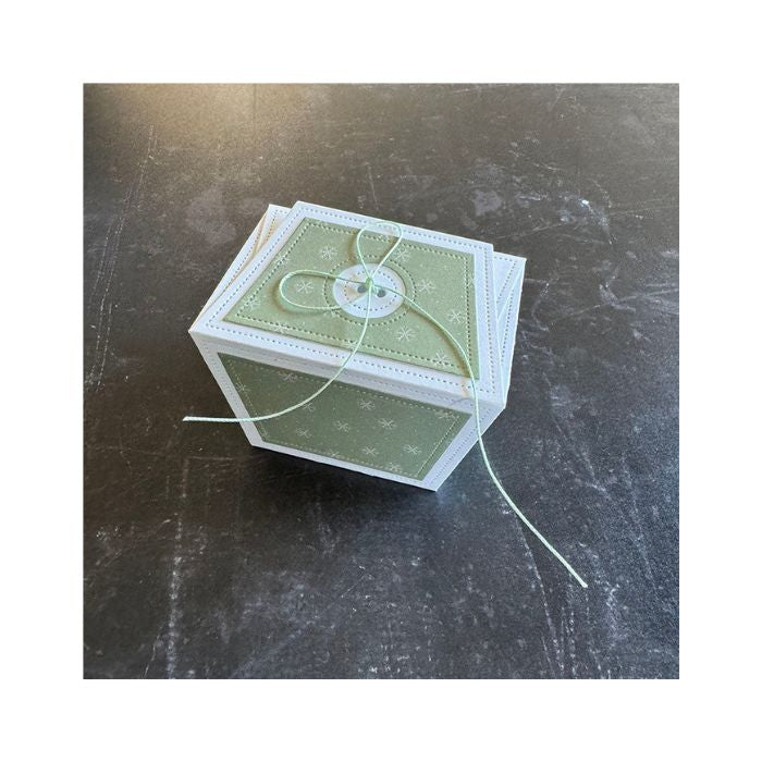 Simple and Basic die "Box for sweets" SBD475