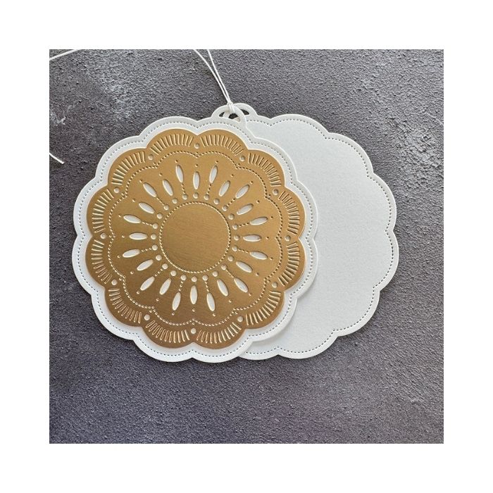 Simple and Basic die "Doily on a tag" SBD549